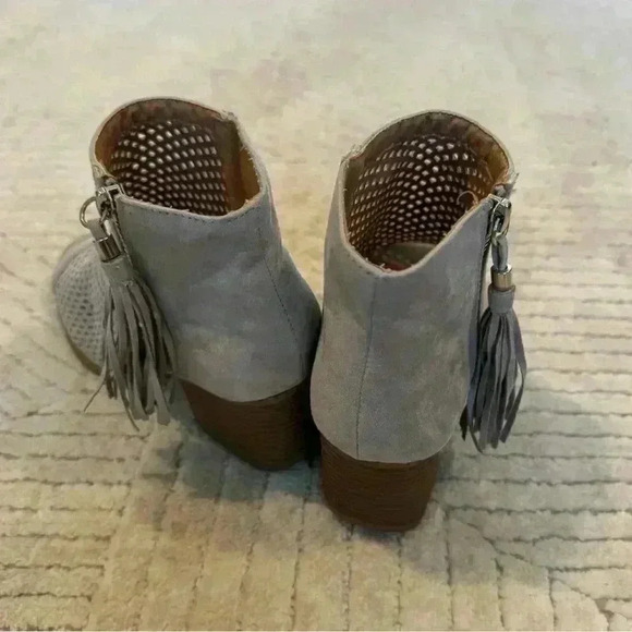 Darling gray booties.  Qupid brand - Picture 2 of 9